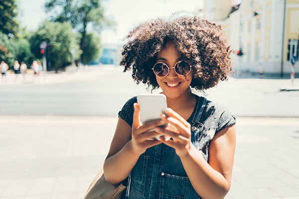 girl using mobile